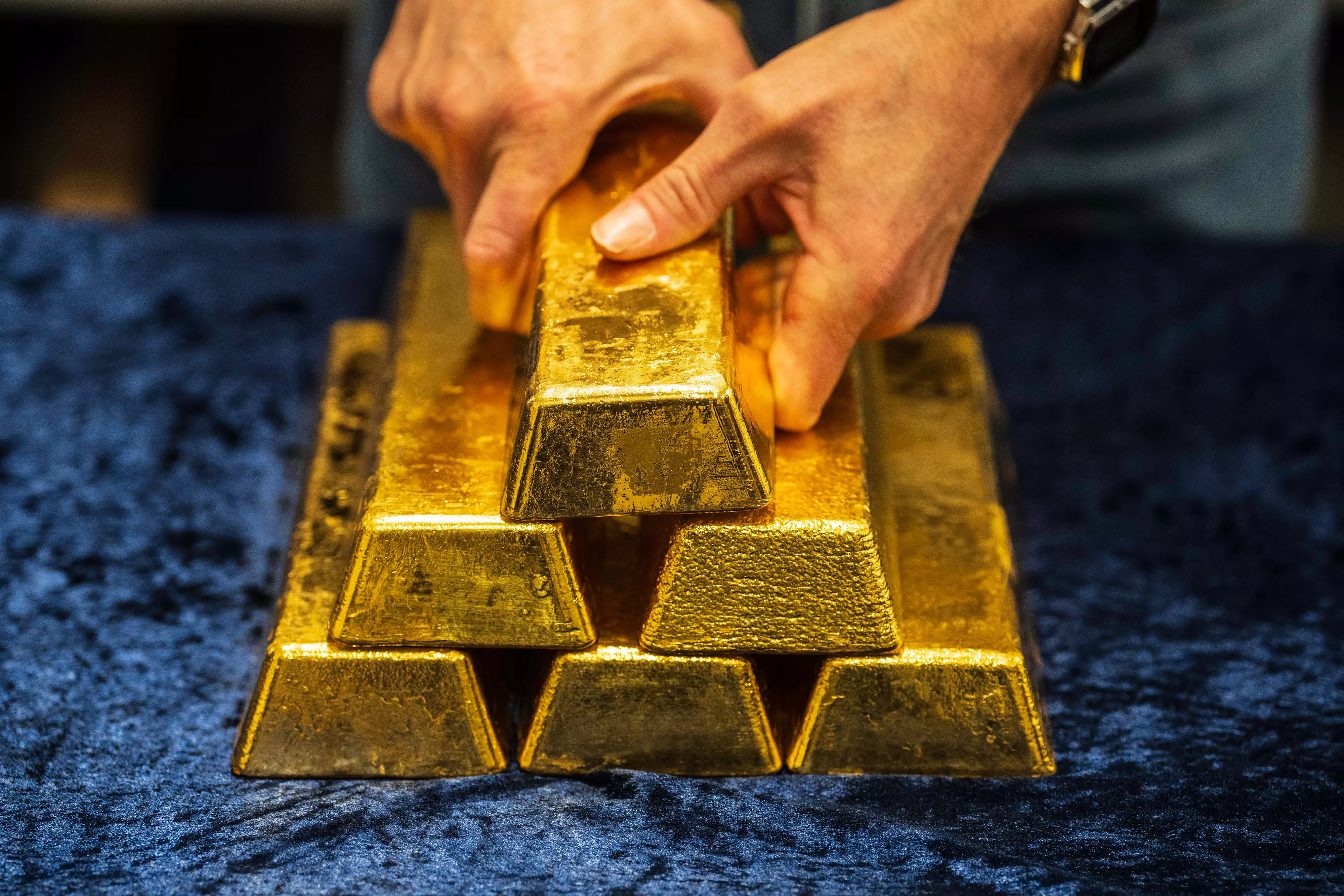 Gold Fever 2025: FOMO and the Psychology Behind Record Gold Prices
